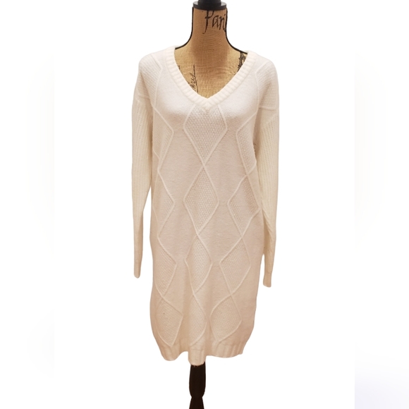 Joe Fresh Sweater Dress - Picture 2 of 6